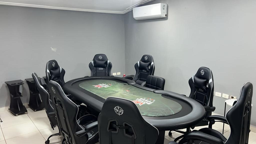 Mesa Royal Poker Club